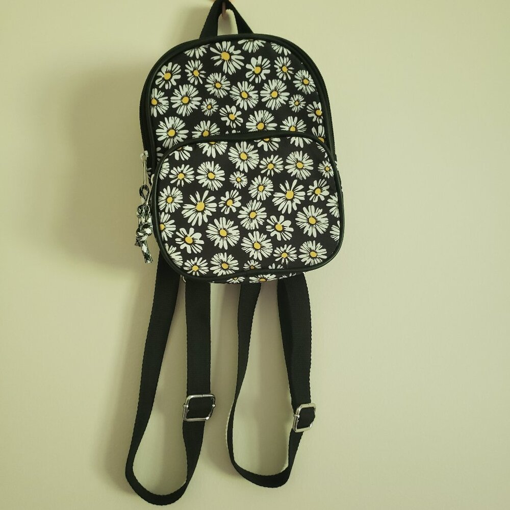 NWT Art Class Daisy Print Mini Backpack